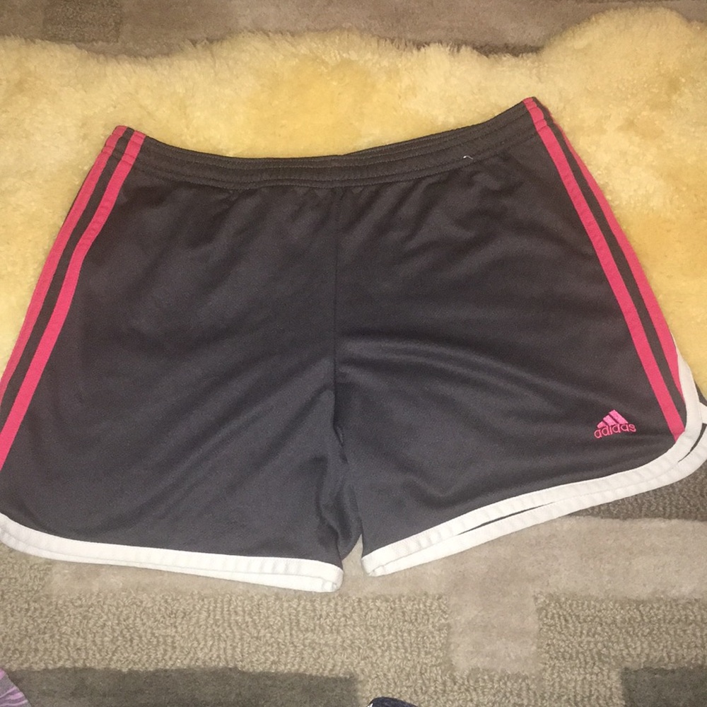 Adidas shorts size S 4”